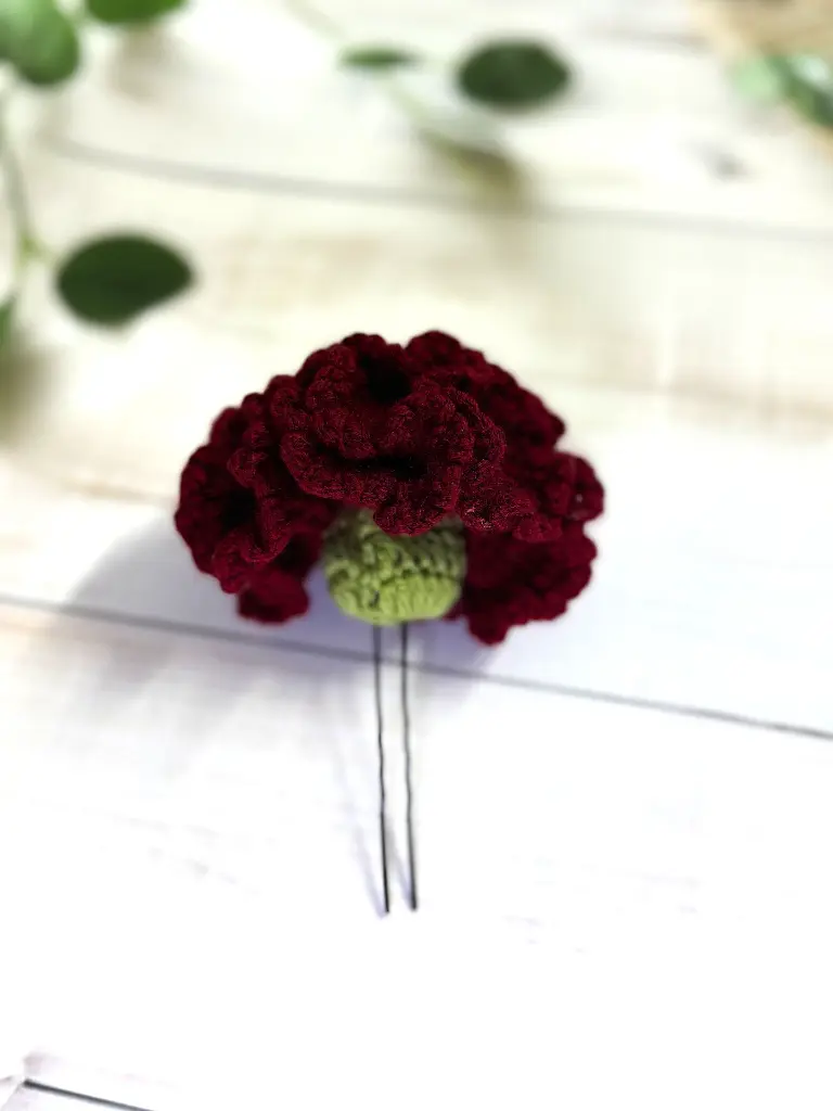 carnation hair pin 3.webp